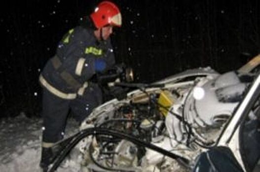 В Саратове подросток на "Пятерке" устроил ДТП и попал в больницу