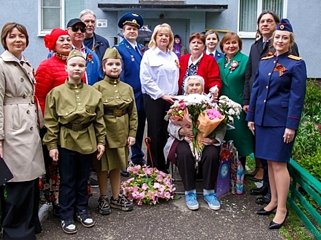 «Ласточки Победы» продолжают поздравлять ветеранов Великой Отечественной войны с наступающим Днем Победы