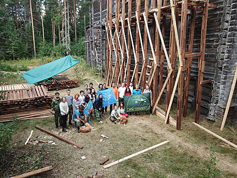Учащиеся школы № 1354, летом восстанавливали храм