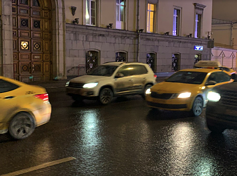 Дептранс Москвы призвал таксомоторные компании усилить меры безопасности в преддверии Нового года