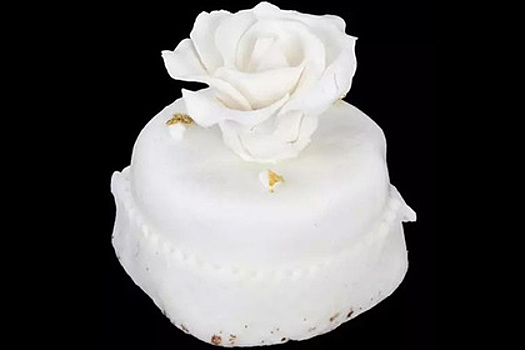 Засохшее пирожное со свадьбы Трампа продали на аукционе за 2 тысячи долларов