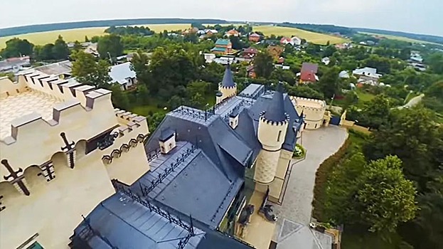 В Московской области проверяют законность строительства замка Пугачевой