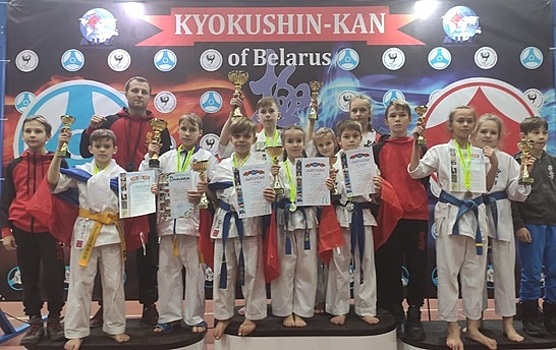 Калининградские каратисты завоевали девять медалей на международном турнире по карате