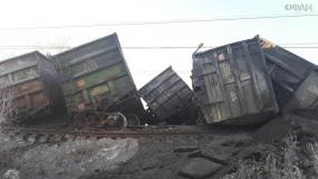 Виновными в сходе 30 вагонов с углем под Иркутском назвали стрелочников