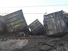 Виновными в сходе 30 вагонов с углем под Иркутском назвали стрелочников