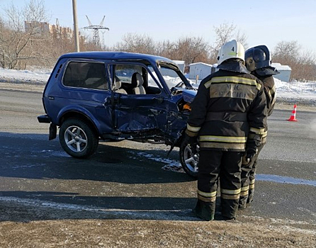 Пенсионерка получила тяжелые травмы в результате столкновения легковушек в Омске
