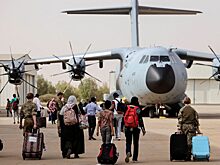 Канада приостановила эвакуацию своих граждан из Судана по воздуху из-за ухудшения ситуации с безопасностью