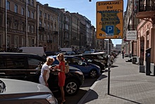 В центре Петербурга запретили любую парковку, кроме платной