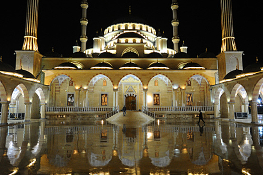В Чечне ввели ограничение на заполняемость мечетей и храмов