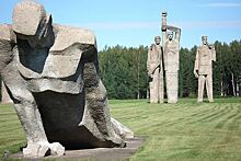 Латвийский скульптор подарил России скульптуру «Несломленный»