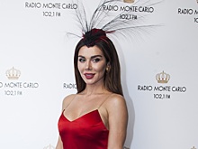 Скачки «Гран-При Радио Monte Carlo»: Седокова показала пышный бюст в платье на голое тело, а Шишкова — бесконечные ноги в мини в горошек