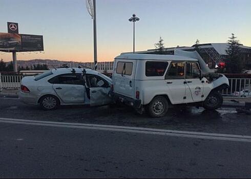 В Сочи неуступчивый водитель УАЗа покалечил пассажирку Volkswagen