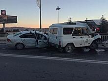 В Сочи неуступчивый водитель УАЗа покалечил пассажирку Volkswagen