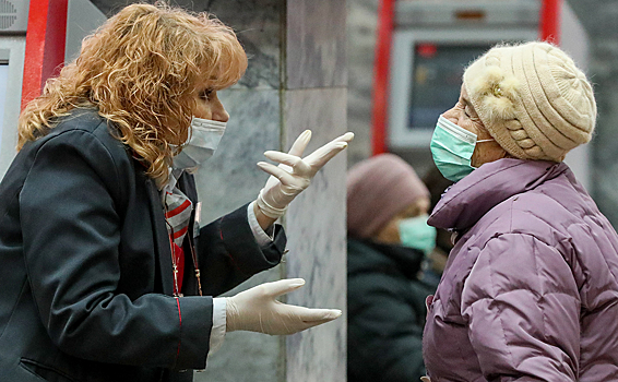 ВОЗ посоветовала отказавшимся от вакцинации россиянам сидеть дома