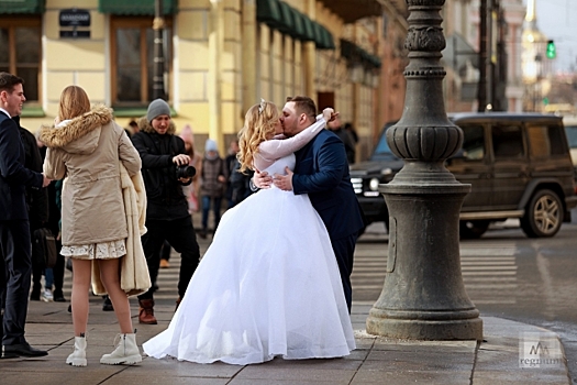 Каждый третий брак в Петербурге заключают гости из других регионов и стран