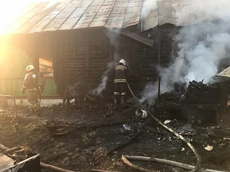 В Орле на переулке Харьковском сгорел жилой дом