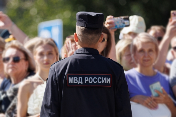 Во Владивостоке полицейским предложили доход до четверти миллиона