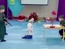 В Казахстане дети в садике изобразили, как советские солдаты расстреляли студента