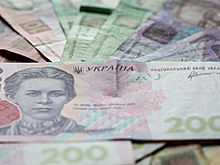 Украинцам ограничили наличность