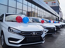 Двадцати пострадавшим на производстве вручили адаптированные автомобили