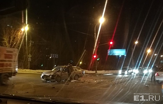 «Антифриз льется, что-то задымилось»: на Комсомольской столкнулись три авто