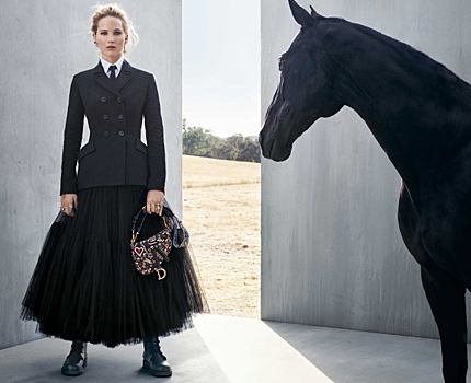 Новая кампания Christian Dior: Дженнифер Лоуренс в роли всадницы эскарамуза (и арабский скакун!)