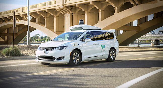 Компания Waymo запустила сервис роботакси в Фениксе