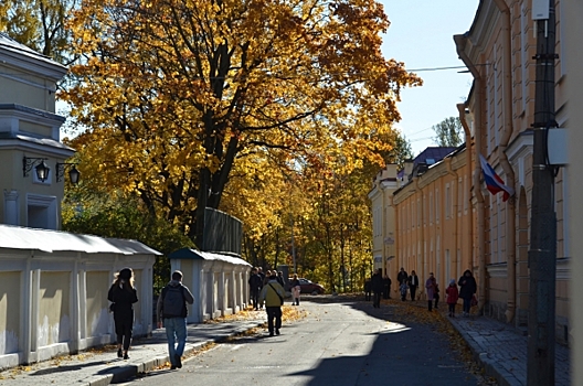 Петербург, Ленобласть и Псков вошли в топ-10 самых живописных направлений для отдыха в октябре