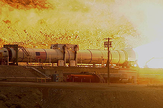 НАСА показало видео испытаний ускорителя для сверхтяжелой ракеты