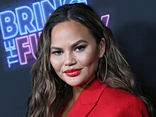 На фоне скандала: Крисси Тейген теряет рекламные контракты