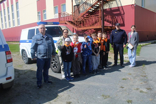 В Ямало-Ненецком автономном округе полицейские и общественники продолжают участвовать в акции «Каникулы с Общественным советом»