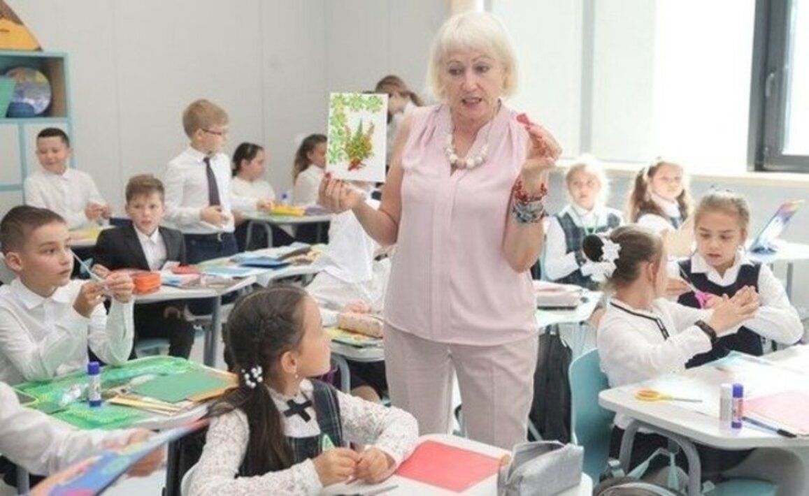 Учитель в школу челны. Художественная школа 2 набережные челны. Учитель в школу челны. Материалы для школы. 41 школа набережные челны учителя.