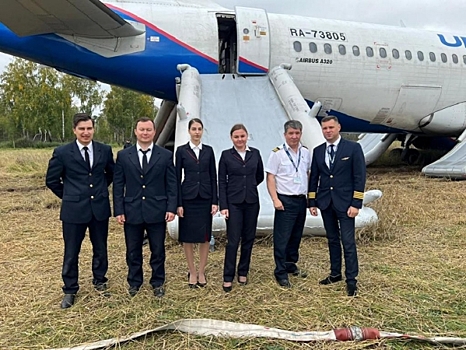 Молодой потомственный пилот оказался спасителем севшего в новосибирском поле самолета