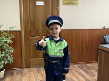 В канун Дня сотрудника органов внутренних дел юный поклонник службы ГИБДД из Пензы побывал в ГАИ