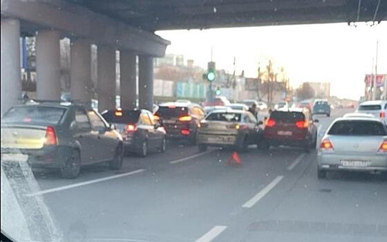 В Рязани под путепроводом у «Барса» произошла авария