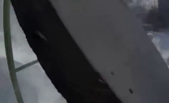 В жилом доме в Новосибирске из-за сильного ветра обрушилась бетонная стена