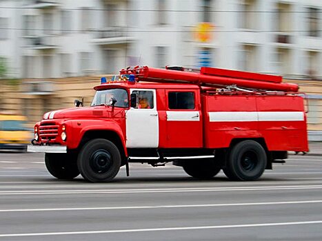 На балконе пятиэтажного дома в Петровске сгорели вещи