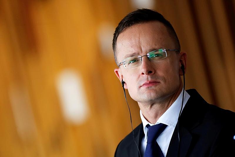 МИД Венгрии объяснил отказ от поставок оружия Украине