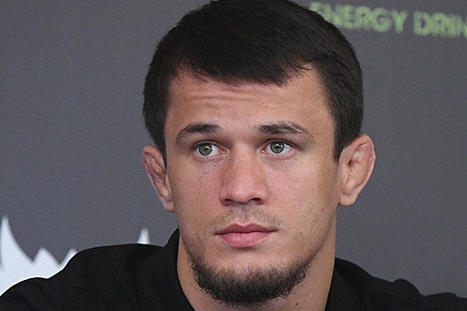 Усман Нурмагомедов защитил титул чемпиона Bellator