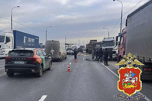 В Мытищах попали на видео последние секунды перед массовым ДТП с большегрузом