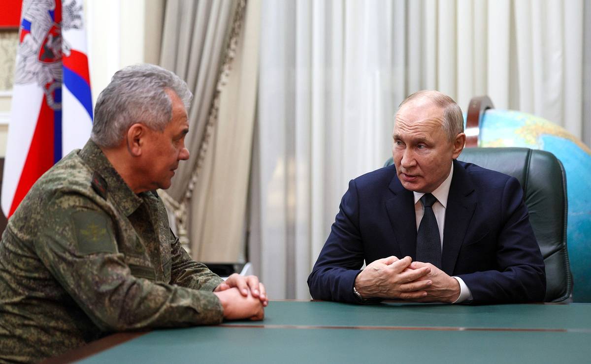 В Кремле рассказали о частных разговорах Путина с Шойгу