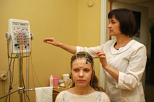 Врач назвал духоту одной из причиной головной боли