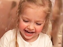 Видео: юная дочка Пугачевой умилительно рассказала о встрече с осьминогом