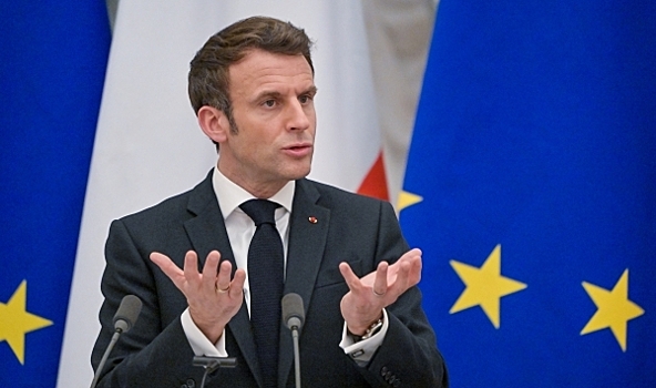 Спонсировать неонацизм и говорить о мире. Франция ведет противоречивую политику по Украине