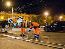 В Волгограде обновляют дорожную разметку около учебных заведений