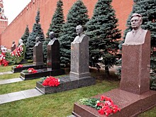 Кремлевская стена как колумбарий и кладбище