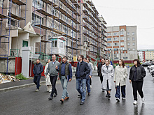 Замглавы Артюхова проверил, как благоустраиваются дворы в Лабытнанги