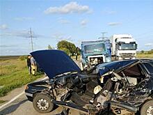 В Безенчукском районе погиб водитель "пятнадцатой", столкнувшийся с грузовиком