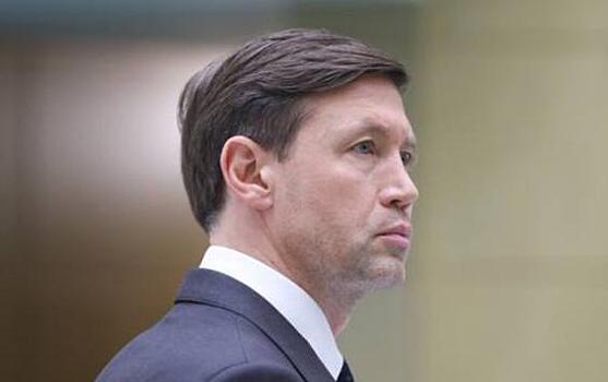 Сенатор Шейкин рекомендовал россиянам носить с собой наличные из-за возможных отключений связи