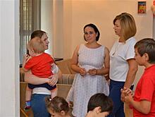 Представители "Единой России" предложили продолжить поддерживать молодые семьи